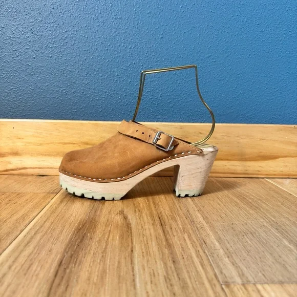 Lotta’s Swedish Tan Heeled Tractor Sole Clogs Size 39/US8.5 - Picture 4 of 11